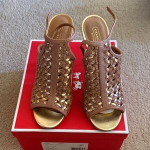 Coach Women's Brown and Gold Woven Heels